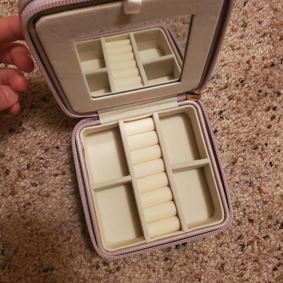Travel size jewelry box - Picture 4 of 8